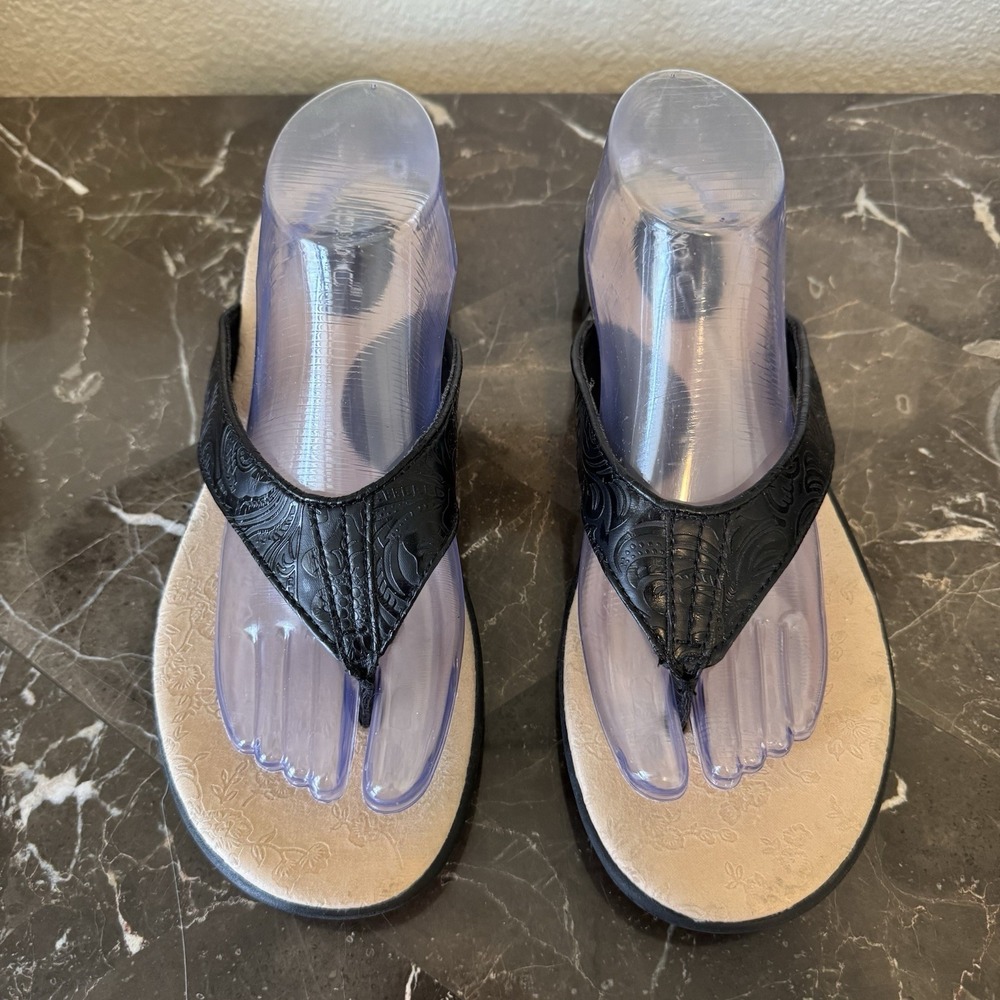 BOC Born Cadore Black Thong Flip Flop Sandals Women's Size US 10M Padded Footbed - Picture 1 of 5